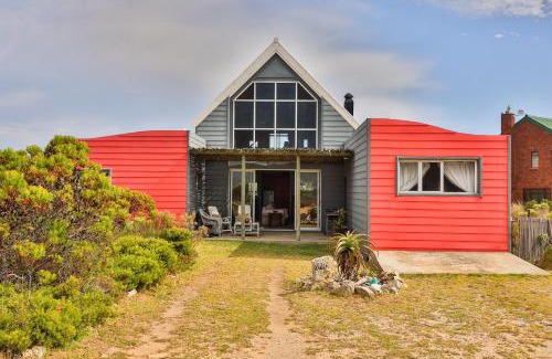 Betty's Bay House | Mountain View