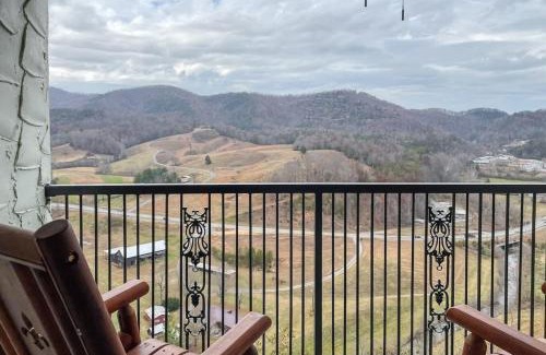 Caton House | Mountain Views at Dolly's Castle Unit 7