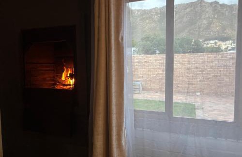 Gordons Bay Central Apartment | Mountain Views, beach walks, heart of old village