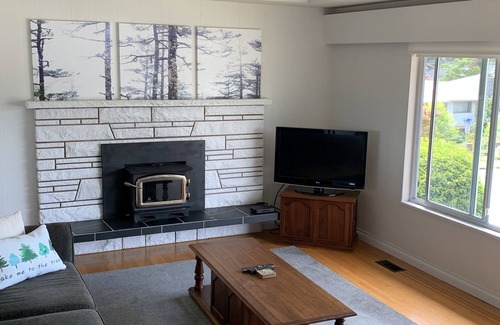 Central Lonsdale House | Mountain Views-Central Lonsdale- upper unit with huge deck