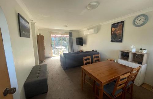 Blackheath House | Mountain Views Cedar Cottage