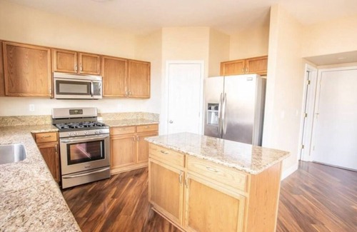 Northwest Reno House | Mountain View’s Home For Traveling Professionals