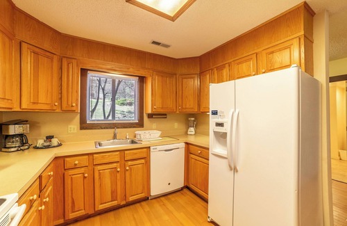 Massanutten House | Mountain Views, Resort Access, Full Kitchen!