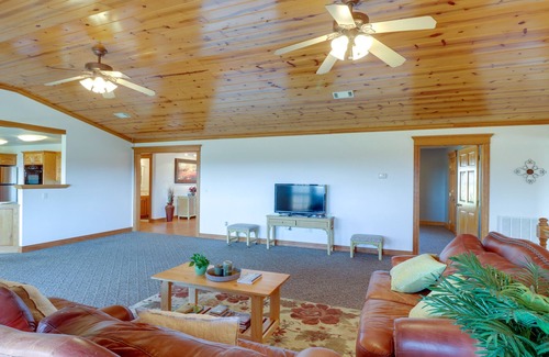Fairfield Bay House | Mountain Views + Shared Pool: Ozarks Family Home