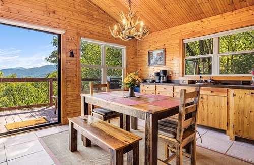 Waynesville Cabin | Mountain Vista | Hot Tub, Views & 2 Decks🌄 Near Waynesville + Biltmore Pass
