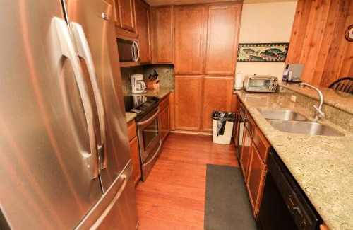 Mammoth Lakes House | Mountainback #49, Den