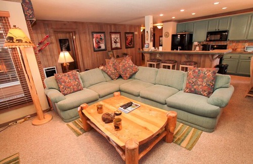 Mammoth Lakes Condo | Mountainback at Mammoth