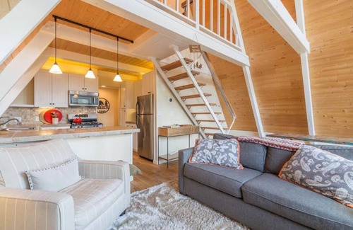 Talmont House | Mountaineer by AvantStay Classic A Frame w/ a Great View & Access To Lake Tahoe Park Association