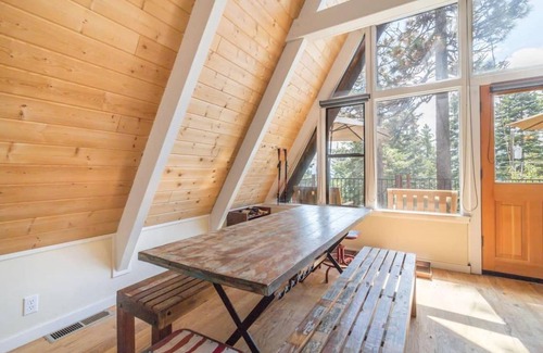 Talmont House | Mountaineer by AvantStay Classic A Frame w/ a Great View & Access To Lake Tahoe Park Association