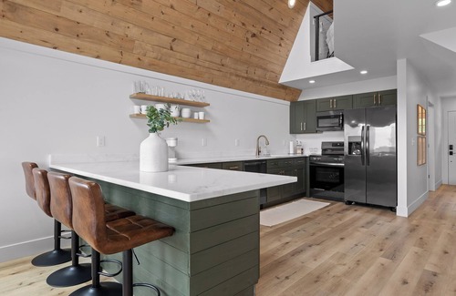 Trenton Cabin | Mountain’s Edge by Appalachian A-Frames, Mountain View, Hot Tub, WiFi