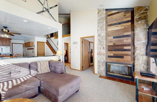 Silvercreek Apartment | Mountainside 120
