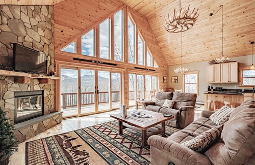 Sunday River Area Ski Chalet | Mountainside Chalet direct views of Sunday River