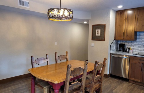 Frisco Condo | Mountainside Condominiums by CRMR