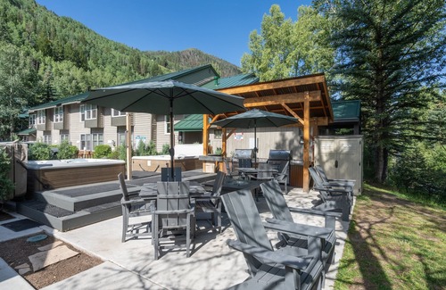 Telluride Apartment | Mountainside Inn 118 1 Bedroom Hotel Room by Alpine Lodging Telluride