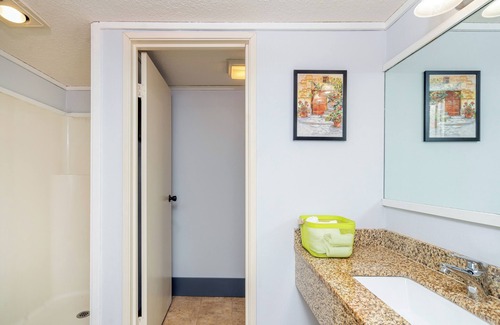 Telluride Hotel | Mountainside Inn Hotel Room With Kitchenette