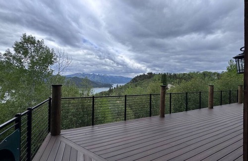 Irwin Cabin | Mountaintop Cabin Retreat (Lake Views!)