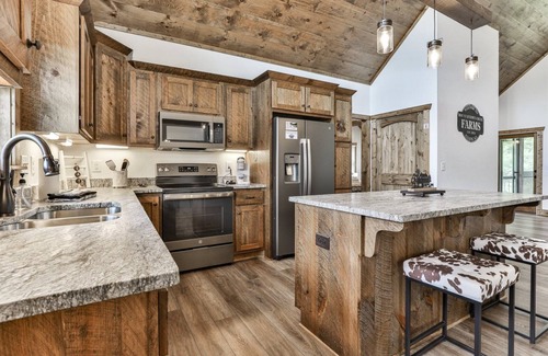 Ellijay Cabin | Mountaintown Cottage