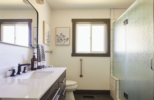 Moose Can Gully House | Mountainview Escape - A new, modern mid century home