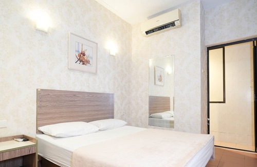 Marine Parade Hotel | Mountbatten Hotel