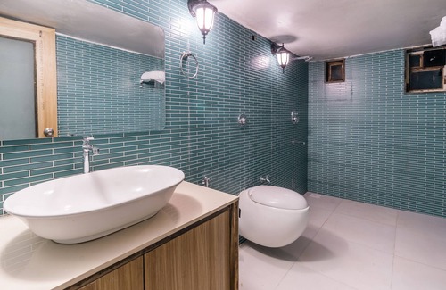 Daman Hostel | Moustache Daman