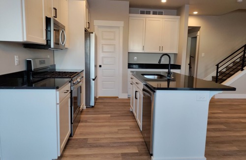 Ammon House | Moving to Idaho? New UNFURNISHED 3 B/2.5Ba 1800sqf