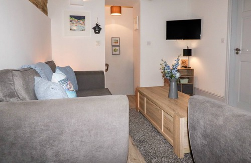 Lower Trengale Cottage | MOWHAY COTTAGE, romantic, character holiday cottage in East Taphouse