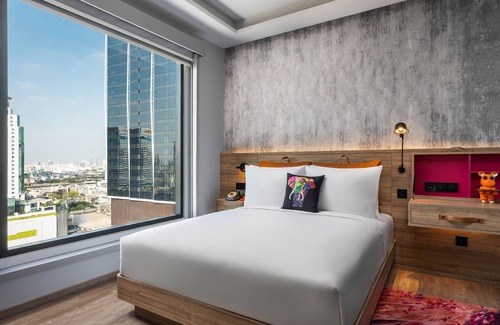 Pathumwan Hotel | Moxy Bangkok Ratchaprasong