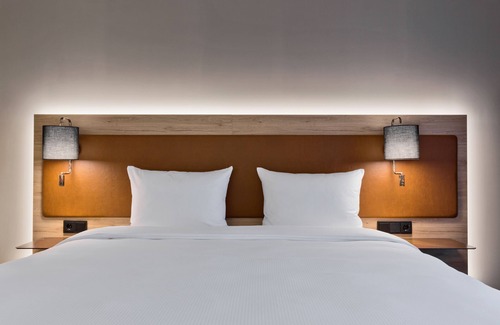 Gesundbrunnen Hotel | MOXY Berlin Humboldthain Park