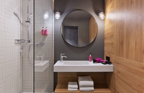 Gesundbrunnen Hotel | MOXY Berlin Humboldthain Park