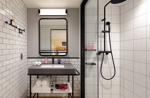 Nakagyo Ward Hotel | Moxy Kyoto