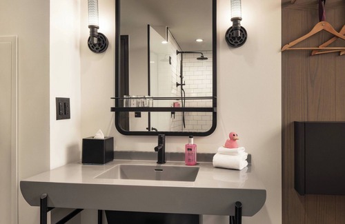 Downtown Louisville Hotel | Moxy Louisville Downtown