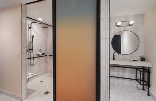 South Beach Hotel | Moxy Miami South Beach