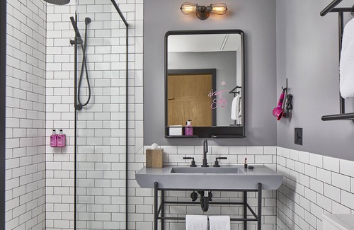 Downtown East Hotel | Moxy Minneapolis Downtown