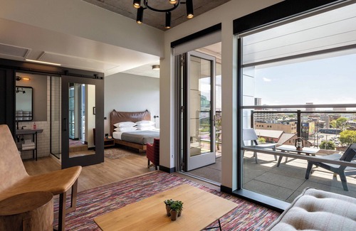 Downtown East Hotel | Moxy Minneapolis Downtown