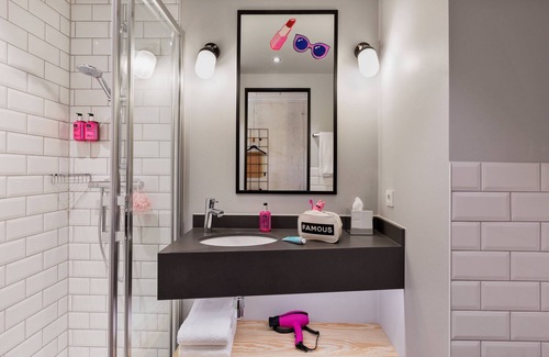 Echarding Hotel | Moxy Munich Ostbahnhof