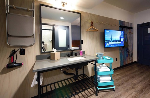 Central Business District Hotel | Moxy New Orleans Downtown French Quarter