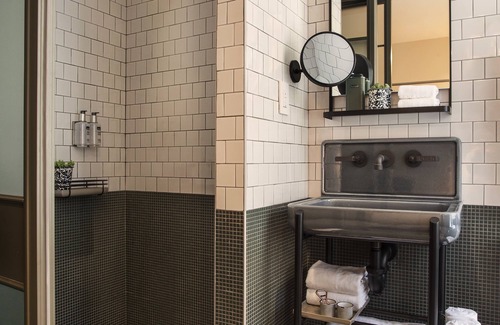 Midtown Hotel | Moxy NYC Times Square