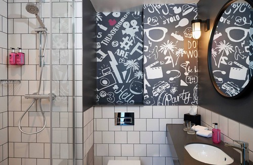 Slough Hotel | Moxy Slough