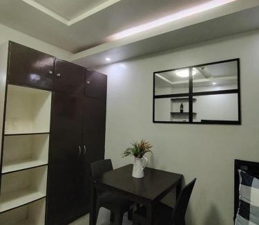South Triangle Apartment | Mplace condominum mother ignacia qc