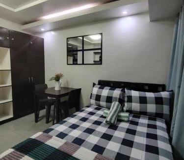 South Triangle Apartment | Mplace condominum mother ignacia qc