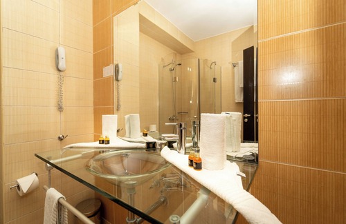 Shiligarnika Hotel | MPM Guinness