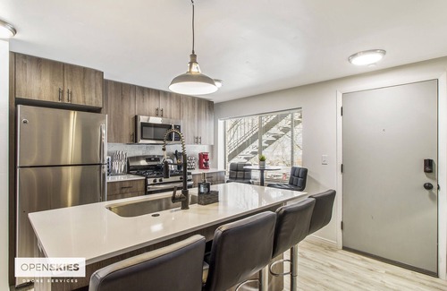 Downtown Salt Lake City Apartment | MR 3rd Center: Entire rental unit in Salt Lake City, Utah 2Bed 1 Bath
