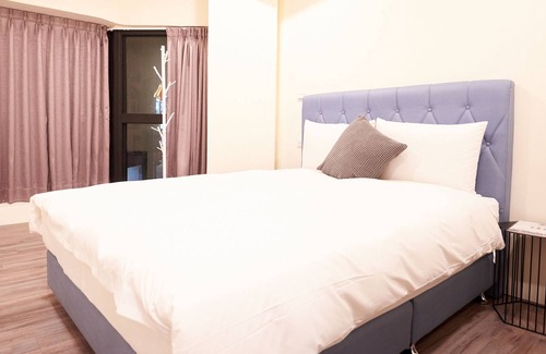 Central District Hotel | Mr. Mantter