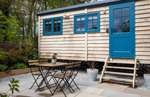 Baslow House | Mr McGregor’s Garden Shepherds Hut Chatsworth