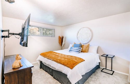 Salt Lake City Apartment | Mr Sunny: Entire home in Salt Lake City, Utah 2 Bed 1 Bath