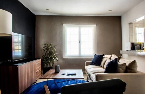 Roma Sur Apartment | Mr. W | Cute, Renewed Roma Apartment
