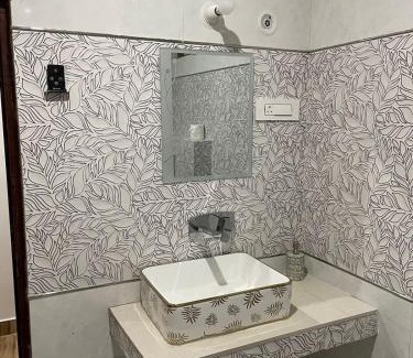 Tehri Hotel | Mrig Valley Resort, Homestay & Banquet