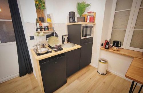Cancale Apartment | MRODBNB - Appart Neuf - Aperçu Mer - 25m Plage & Resto - Ciné - Cheminée - Popcorn