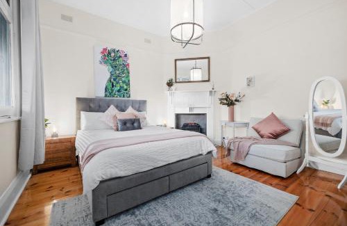Victor Harbor House | Mrs Percivals heritage luxury and romance with outdoor deep soak tub