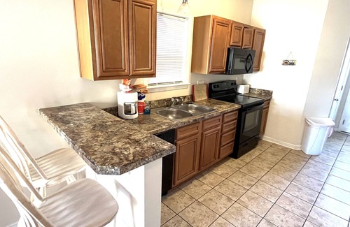 Myrtle Beach Cottage | MRV50, 3-Bedroom Cottage, 2 Blocks To Beach! Free WIFI, Free Parking